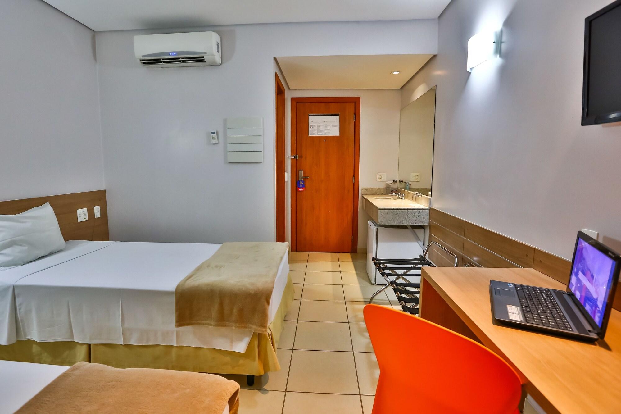 Hotel Go Inn Estacao Гояния Екстериор снимка
