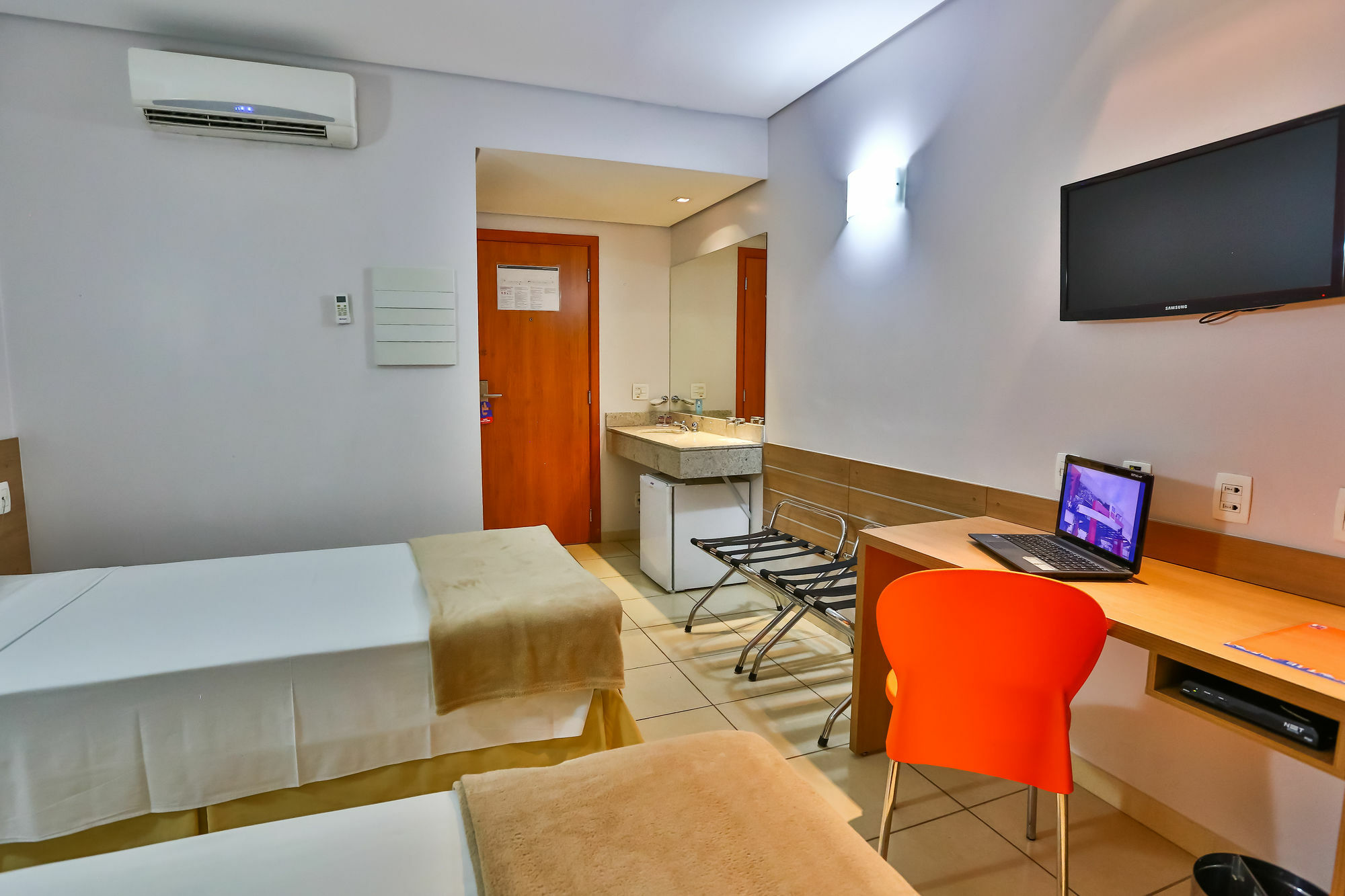 Hotel Go Inn Estacao Гояния Екстериор снимка